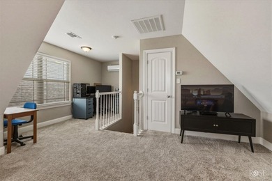 Immaculate and move-in ready, this beautifully maintained - photo 29