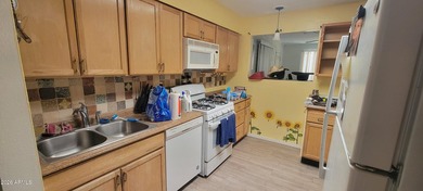 Expanded 1,558 sq ft H-2 model block home on a 7,000 sq ft - photo 9