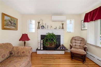 Perfectly positioned on sought-after Third Beach Road in - photo 10