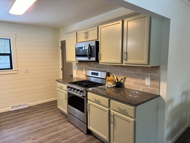 Newly renovated year-round cottage on the Eagle River Chain of - photo 7