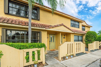 Lake Townhome/Townhouse For Sale in Sunrise, Florida