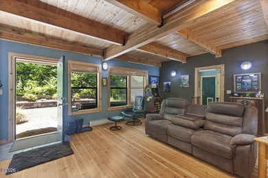 Exceptional 16.71-Acre Riverfront Retreat with spectacular 100+ - photo 14