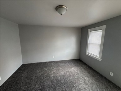Welcome home to this beautifully remodeled 3 bedroom, 1 bathroom - photo 26