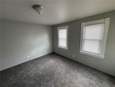 Welcome home to this beautifully remodeled 3 bedroom, 1 bathroom - photo 28