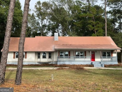 Lake Home For Sale in Screven, Georgia