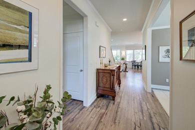 Welcome to this stunning Charleston single-style home in The - photo 2