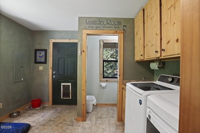 Exceptional 16.71-Acre Riverfront Retreat with spectacular 100+ - photo 32