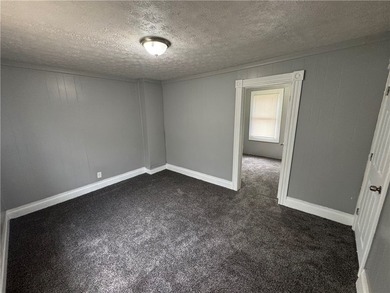 Welcome home to this beautifully remodeled 3 bedroom, 1 bathroom - photo 39