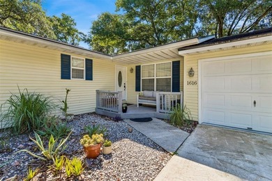 Welcome to 1616 Franklin Street, a rare Fernandina Beach find - photo 3
