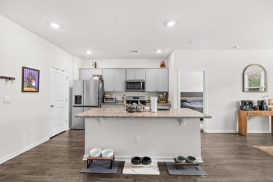 Built in 2022 and thoughtfully designed for today's lifestyle - photo 6