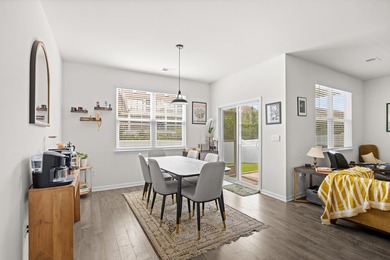 Built in 2022 and thoughtfully designed for today's lifestyle - photo 9