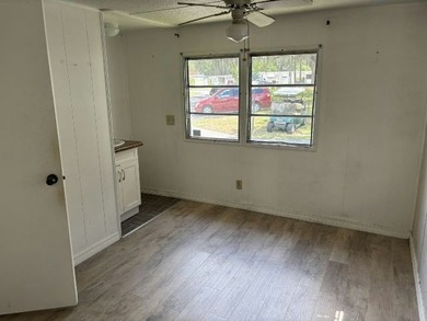 Cute and Cozy 2 bed, 2 bath home ready for your special touch - photo 3