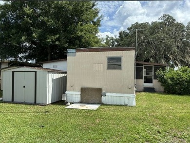 Cute and Cozy 2 bed, 2 bath home ready for your special touch - photo 8