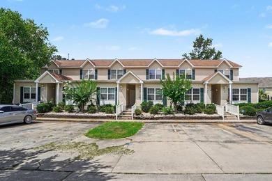 Adorable and spacious townhome in the heart of Myrtle Beach and - photo 1