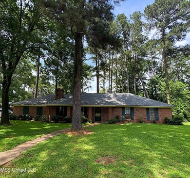 Ross Barnett Reservoir Home Sale Pending in Brandon Mississippi