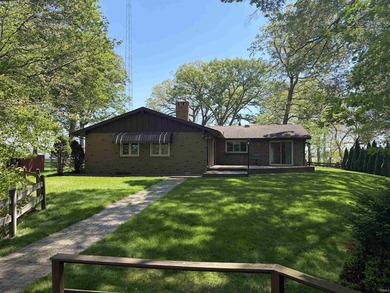 Lake Freeman Brick ranch on Double lot with 200+ ft. of Frontage - photo 3