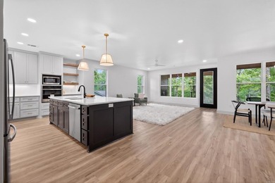 (SEE AGENT REMARKS)Recently completed ready for move-in! What a - photo 5