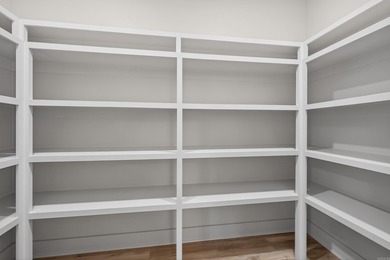 (SEE AGENT REMARKS)Recently completed ready for move-in! What a - photo 6