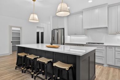 (SEE AGENT REMARKS)Recently completed ready for move-in! What a - photo 8
