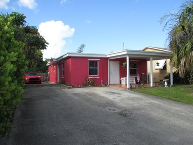 Mid-Centurymodern Duplex! Excellent Location! Walk to the - photo 1