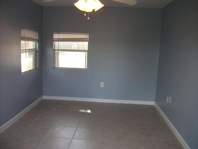 Mid-Centurymodern Duplex! Excellent Location! Walk to the - photo 4