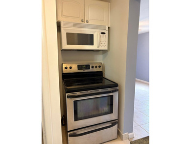 Mid-Centurymodern Duplex! Excellent Location! Walk to the - photo 10