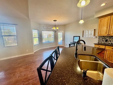 Welcome to this beautifully maintained all-brick lakefront home - photo 12