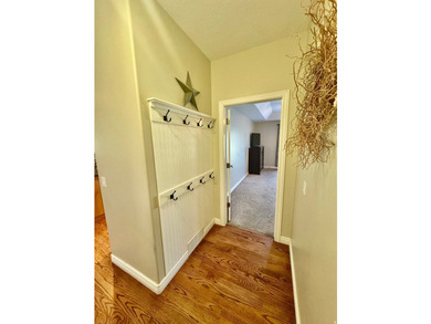 Welcome to this beautifully maintained all-brick lakefront home - photo 22