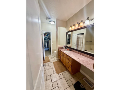 Welcome to this beautifully maintained all-brick lakefront home - photo 24