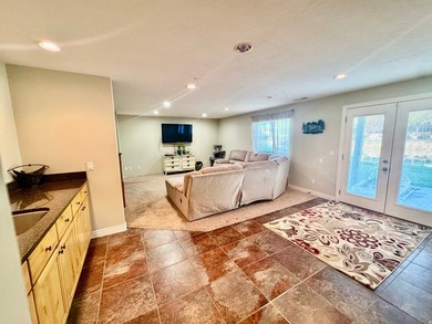Welcome to this beautifully maintained all-brick lakefront home - photo 33