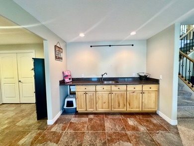 Welcome to this beautifully maintained all-brick lakefront home - photo 34