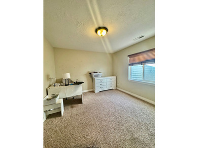 Welcome to this beautifully maintained all-brick lakefront home - photo 37