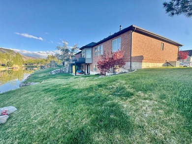 Welcome to this beautifully maintained all-brick lakefront home - photo 51
