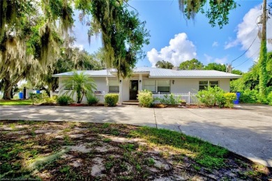 Lake Home For Sale in Lake Placid, Florida