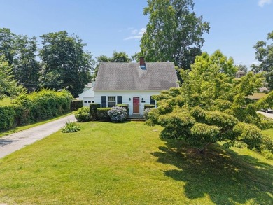 Charming Cape located in the desirable Stone Bridge area of - photo 2