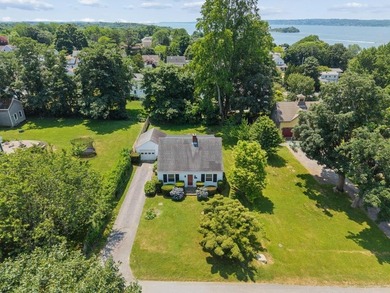 Charming Cape located in the desirable Stone Bridge area of - photo 3