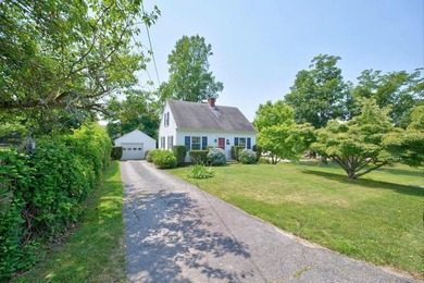Charming Cape located in the desirable Stone Bridge area of - photo 7