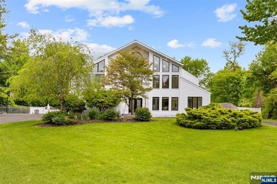 EXPERIENCE REFIND LUXURY & RESORT-LIKE LIVING IN FULLY - photo 1