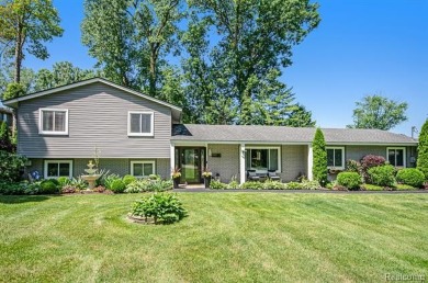 Lake Home Sale Pending in White Lake, Michigan