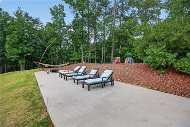 Custom, custom, custom - this extraordinary lakefront retreat is - photo 11