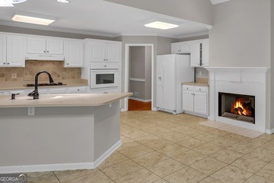 Welcome home to this beautifully maintained 3-sided brick ranch - photo 13