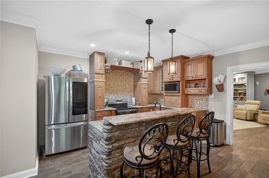 Custom, custom, custom - this extraordinary lakefront retreat is - photo 16