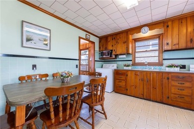 MISQUAMICUT BEACH cottage set on 0.42 acres, currently - photo 18