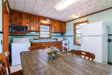 MISQUAMICUT BEACH cottage set on 0.42 acres, currently - photo 19