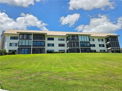 Lake Condo For Sale in Lake Placid, Florida