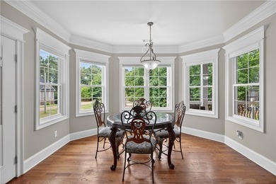 Custom, custom, custom - this extraordinary lakefront retreat is - photo 31