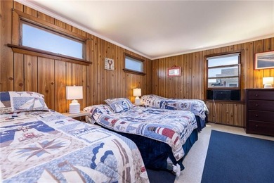 MISQUAMICUT BEACH cottage set on 0.42 acres, currently - photo 32