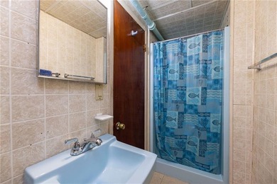 MISQUAMICUT BEACH cottage set on 0.42 acres, currently - photo 36