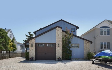 Contemporary waterfront home in desirable Shore Acres. Step - photo 4