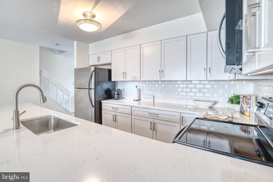 WATERFRONT Condo! Open House dates scheduled. Beautifully - photo 4